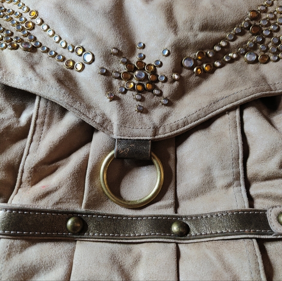 🔷Kathy Van Zeeland Faux Suede Large Studded Tan convertible hobo Handbag - Picture 3 of 12